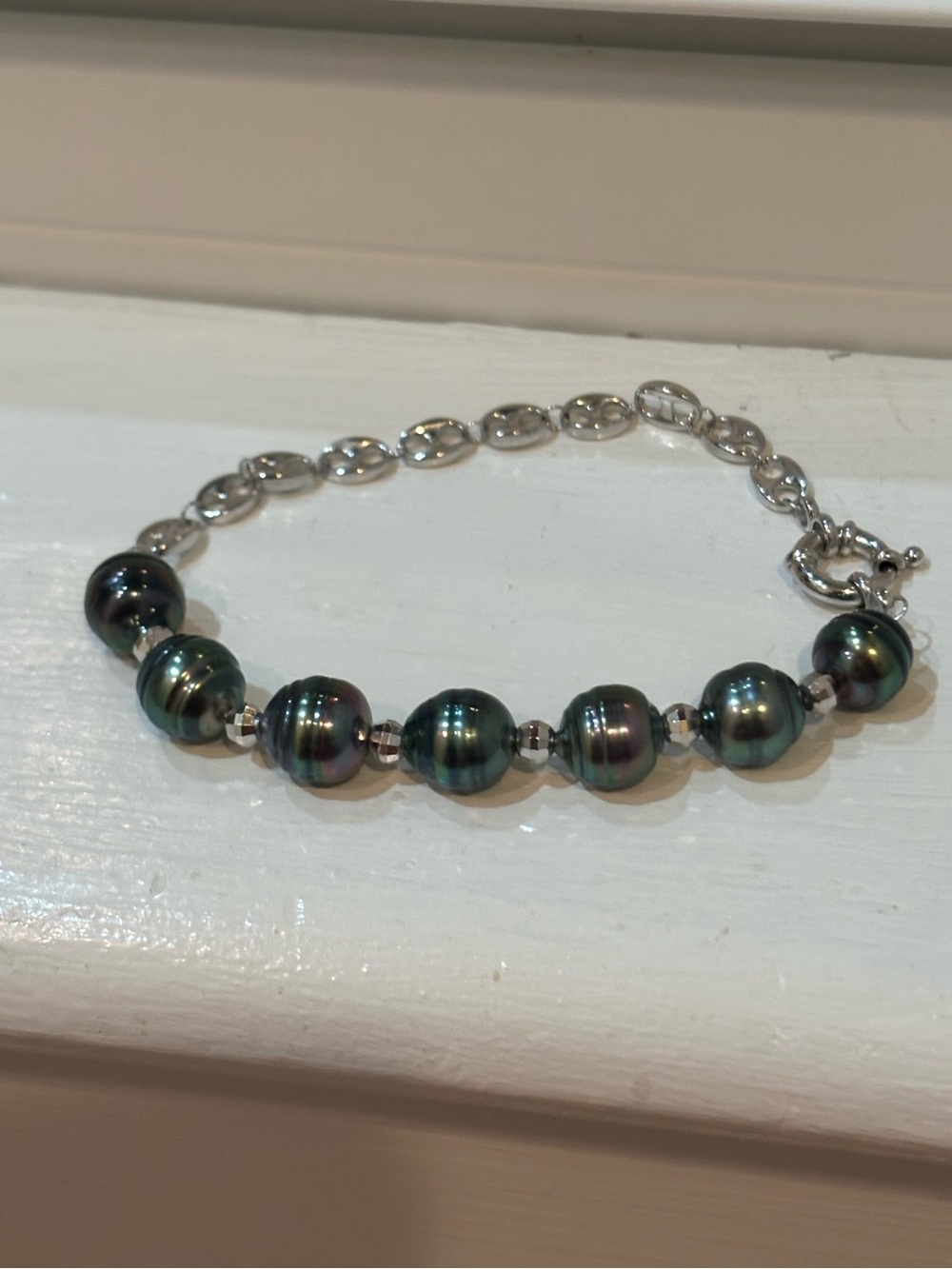 Black Tahitian Peacock Pearl Bracelet